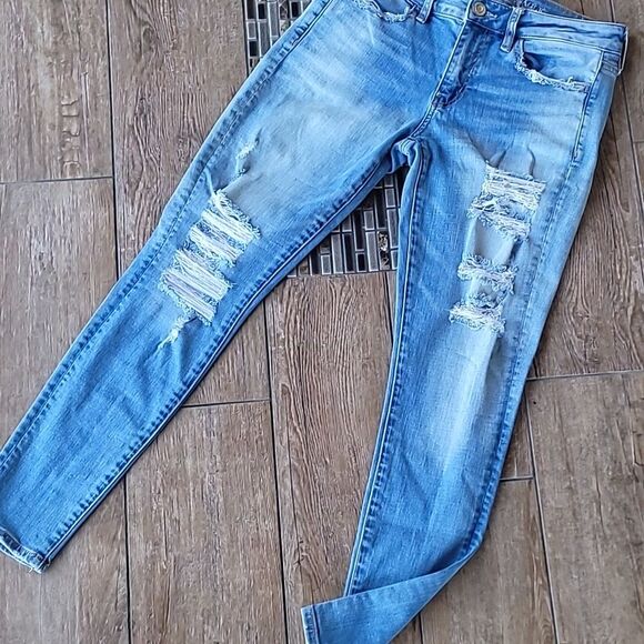 AMERICAN EAGLE Jegging Jeans Light Wash Distessed Holes Women's Size 6 - Picture 5 of 12